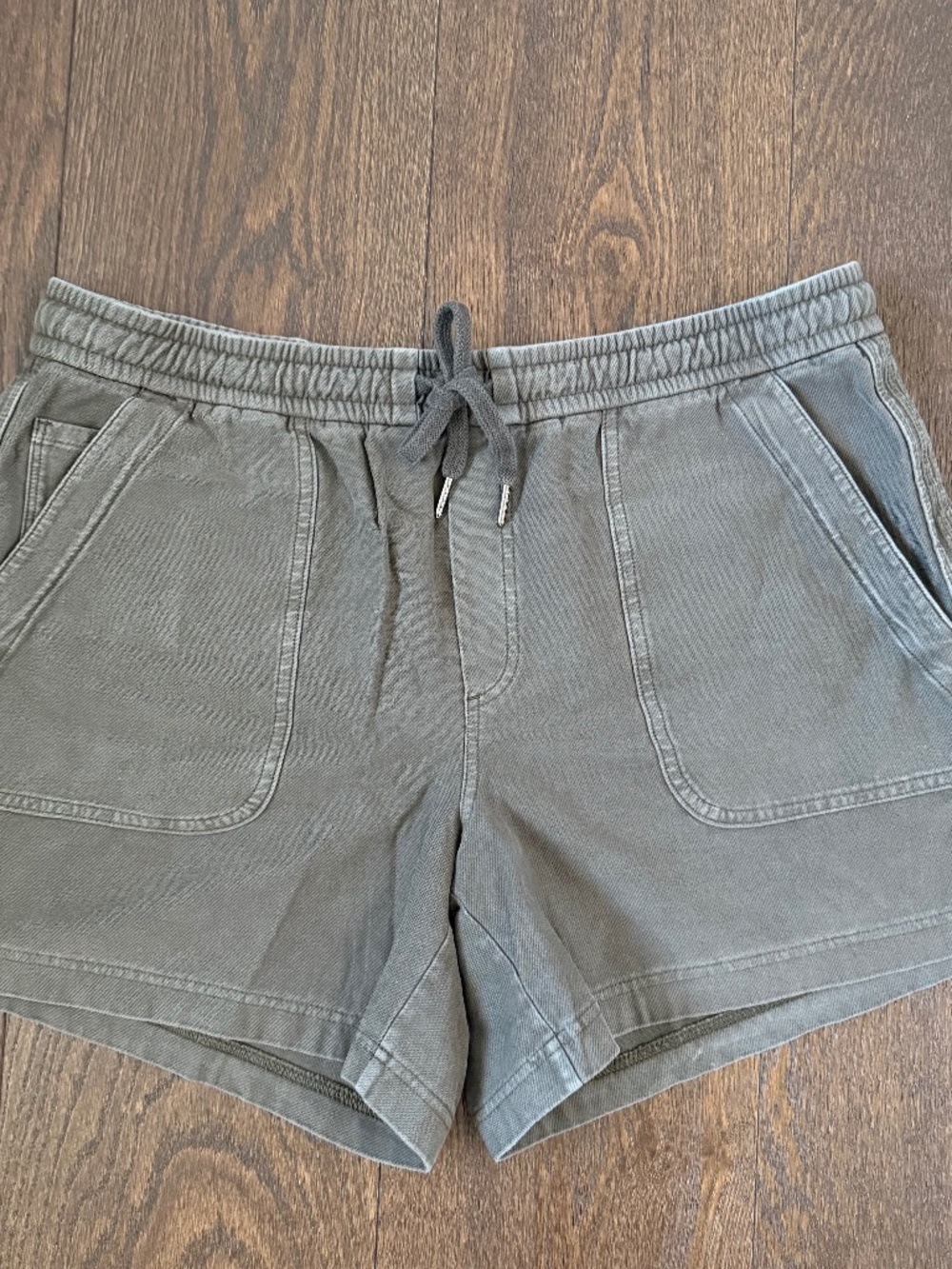 Athleta Gray Drawstring Lounge Shorts Women’s Size 14T Tall Comfy Casual